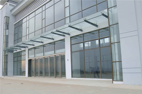 济南不锈钢制品厂谈玻璃雨棚的优点